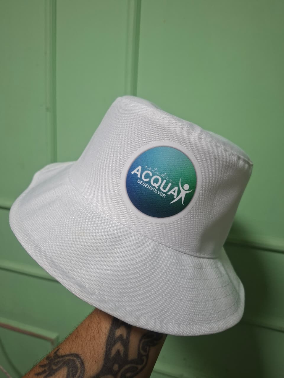 Bucket branco com logo