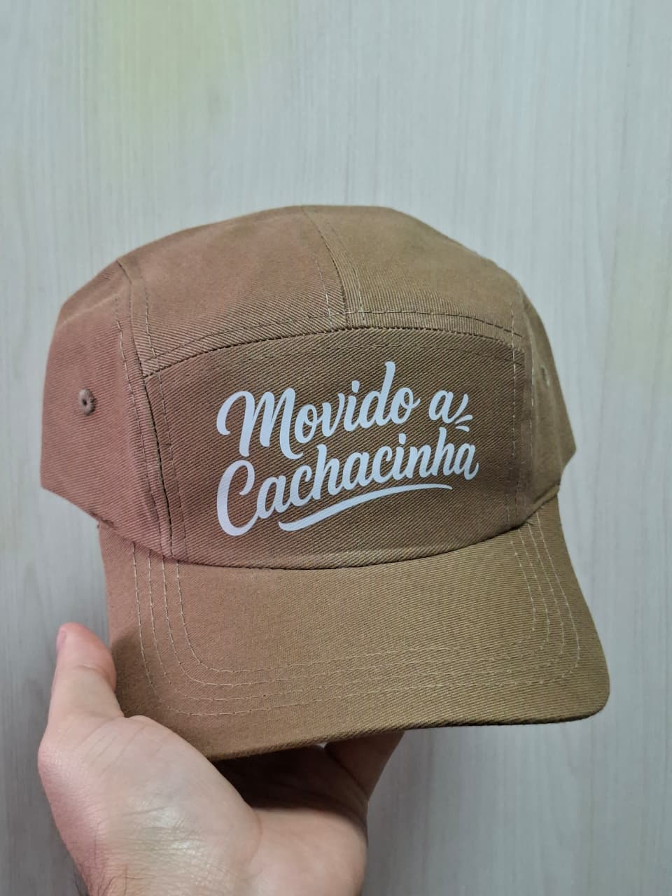 Boné marrom five panel